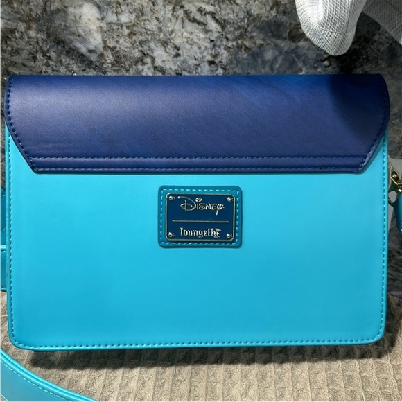 NWT Loungefly Disney Just Around the Riverbend Pocahontas Crossbody Bag - Picture 4 of 5